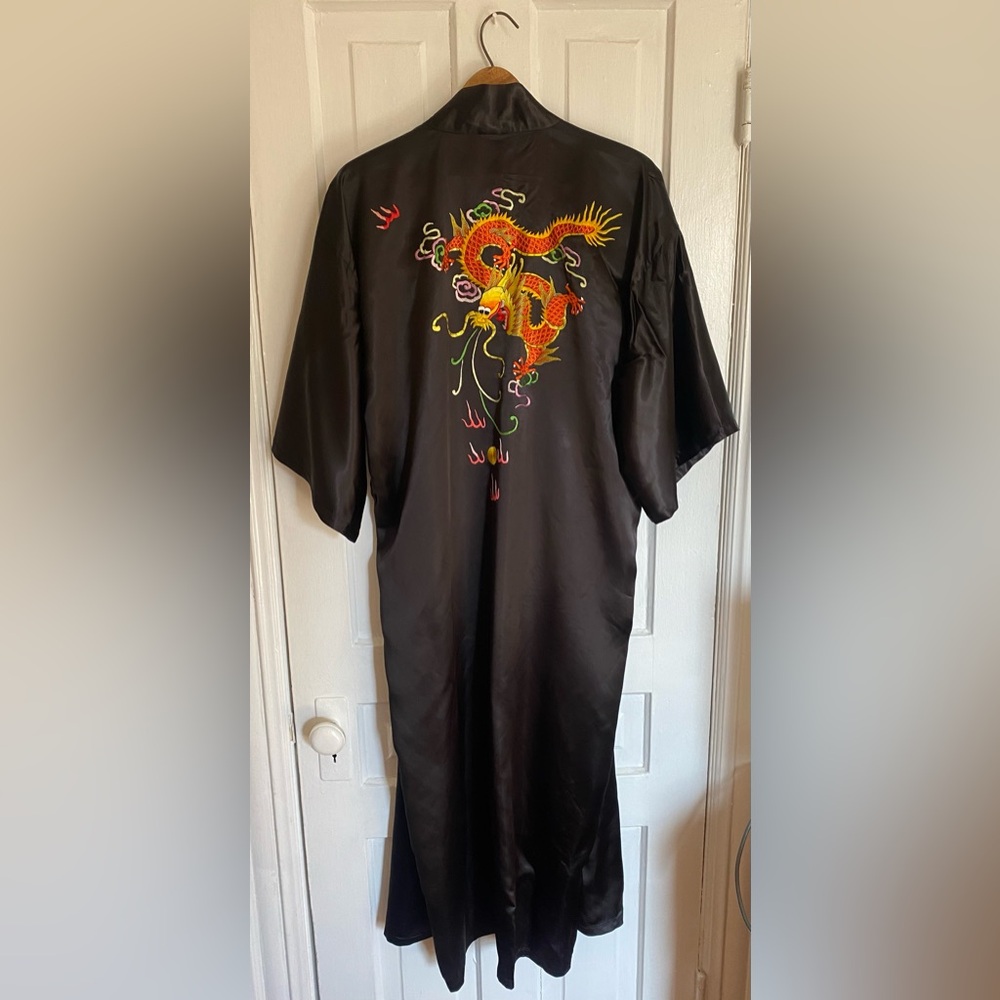Black Satin Finish Dragon Vintage Embroidered Kimono Robe - Picture 2 of 9